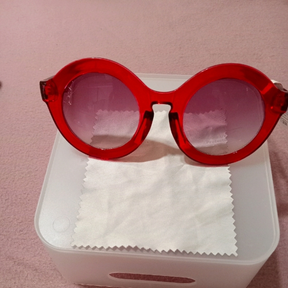 Woman's designer sunglasses
